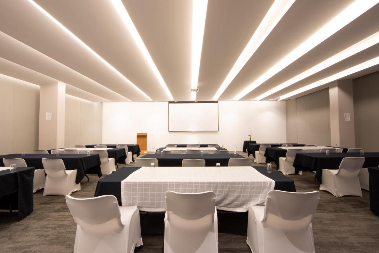 Hotel Horizon & Convention Center Морелія Екстер'єр фото